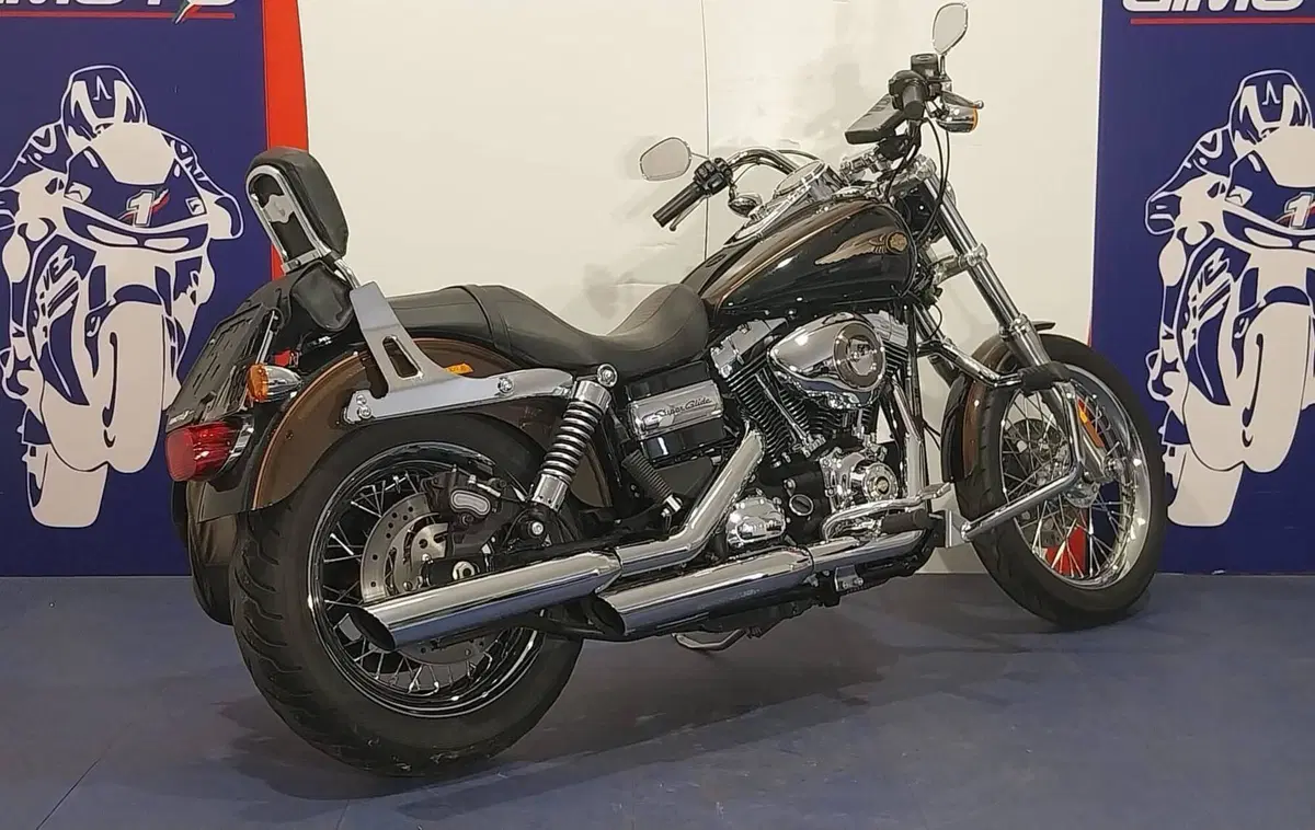 Harley-Davidson 1584 Super Glide Custom (2008 - 13) - FXDC (5)