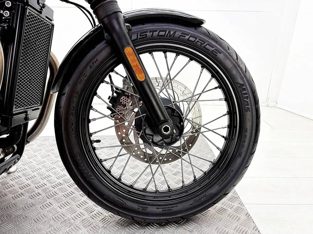 Triumph Bonneville Bobber 1200 (2017 - 20) (12)