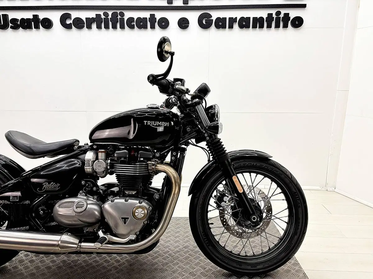 Triumph Bonneville Bobber 1200 (2017 - 20) (9)