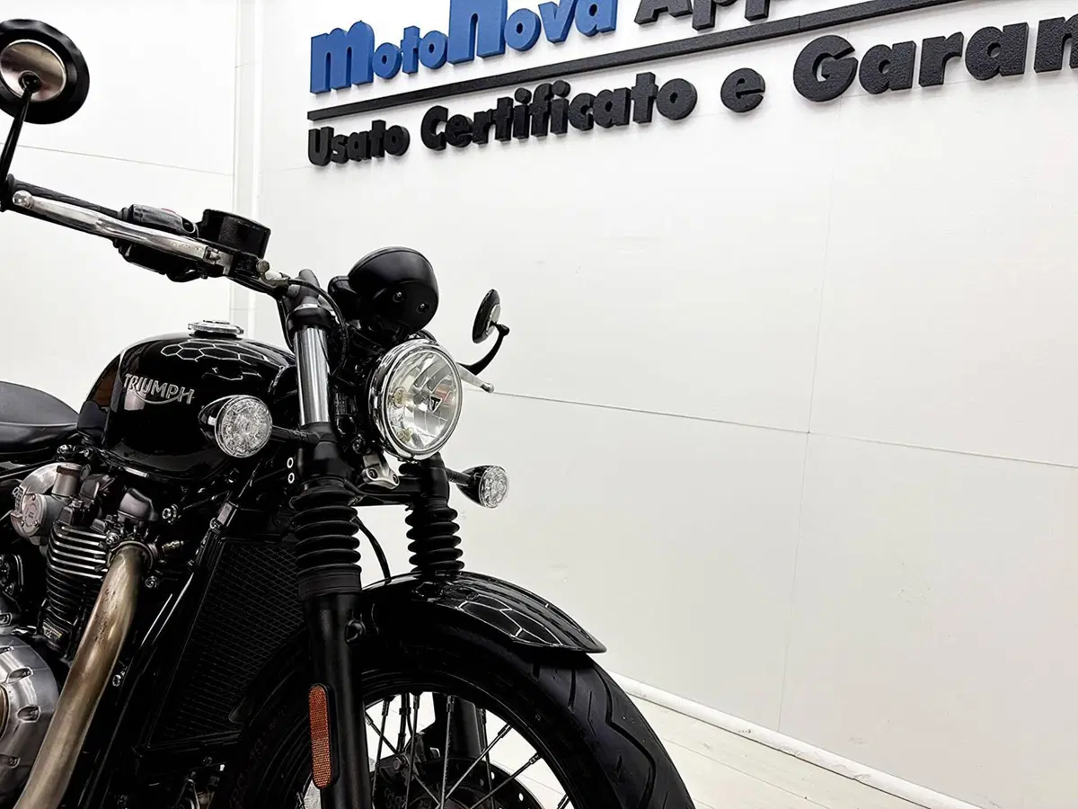 Triumph Bonneville Bobber 1200 (2017 - 20) (11)