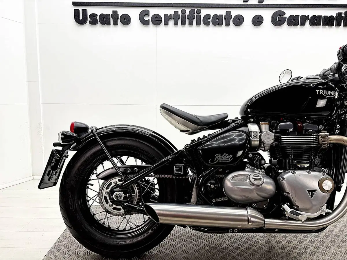 Triumph Bonneville Bobber 1200 (2017 - 20) (7)