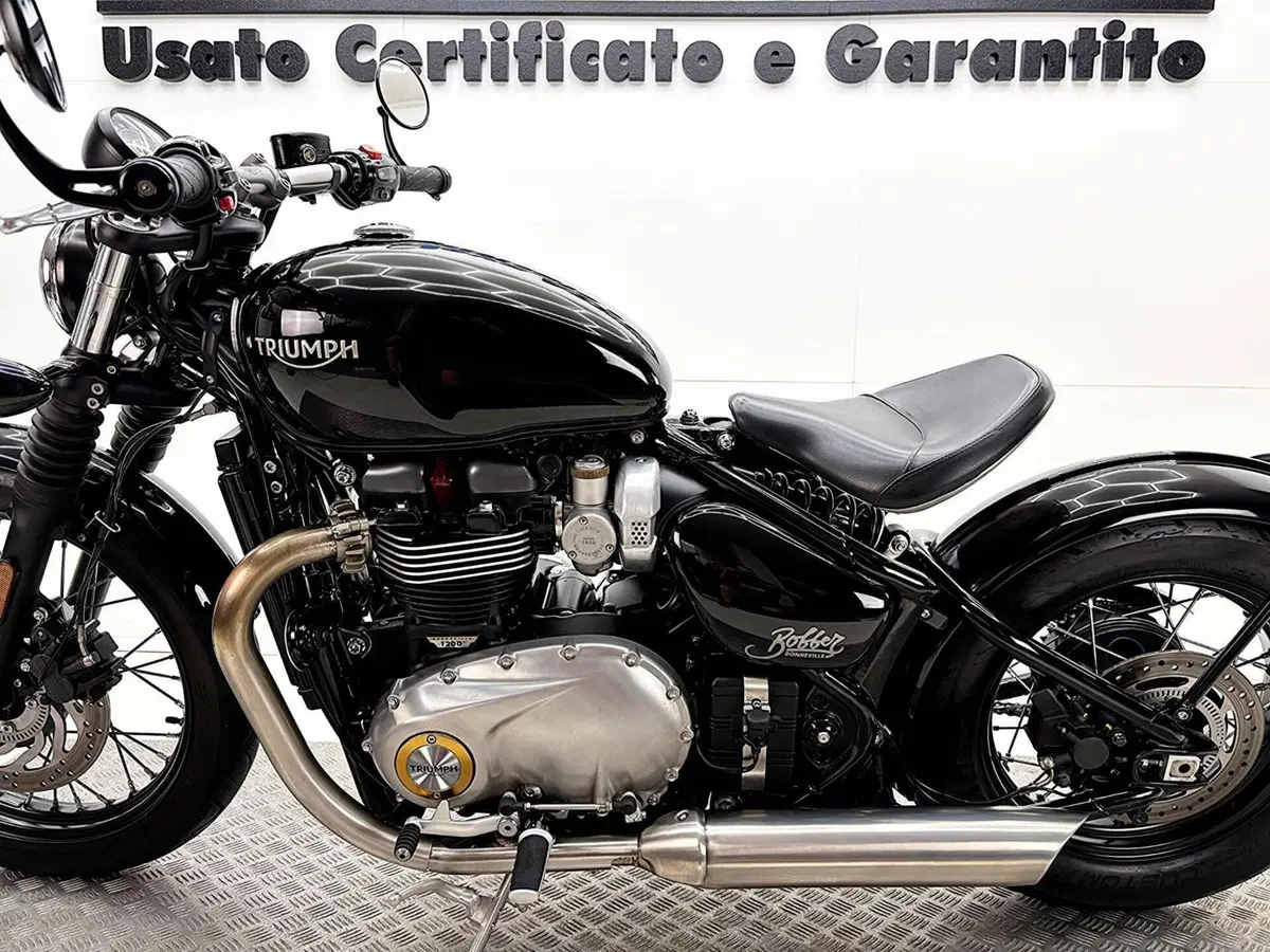 Triumph Bonneville Bobber 1200 (2017 - 20) (16)