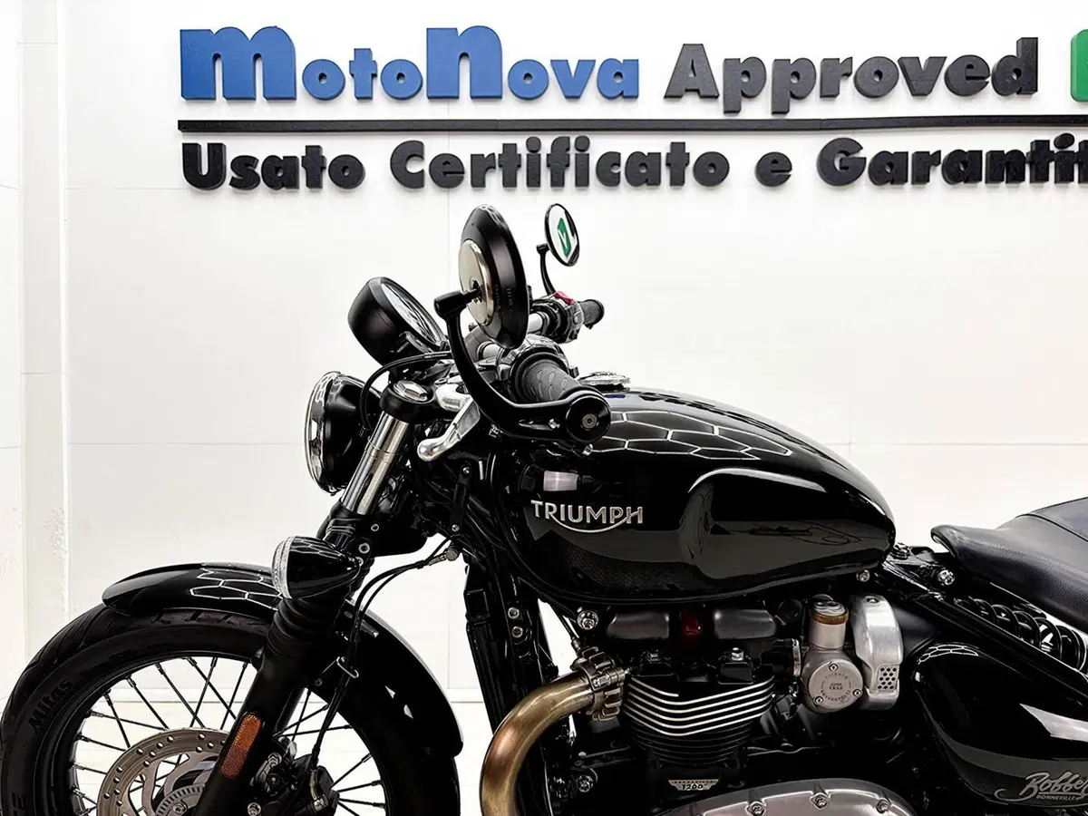 Triumph Bonneville Bobber 1200 (2017 - 20) (14)