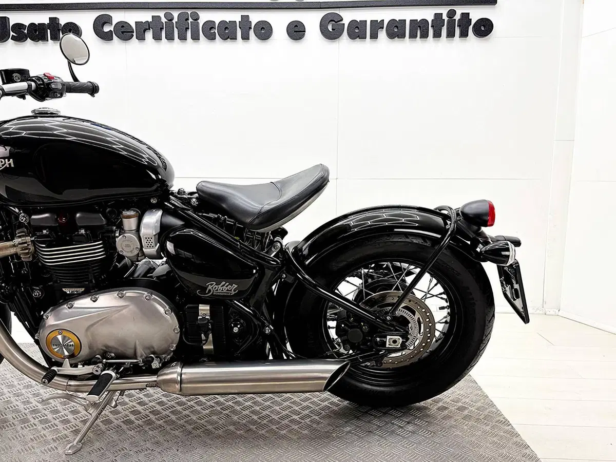 Triumph Bonneville Bobber 1200 (2017 - 20) (18)
