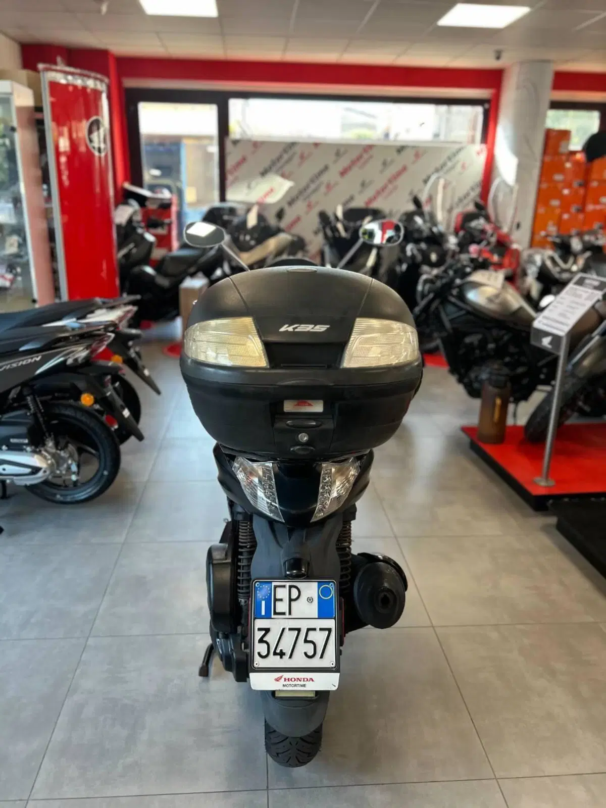 Piaggio Beverly 300 i.e. Police ABS-ASR (2017 - 20) (3)