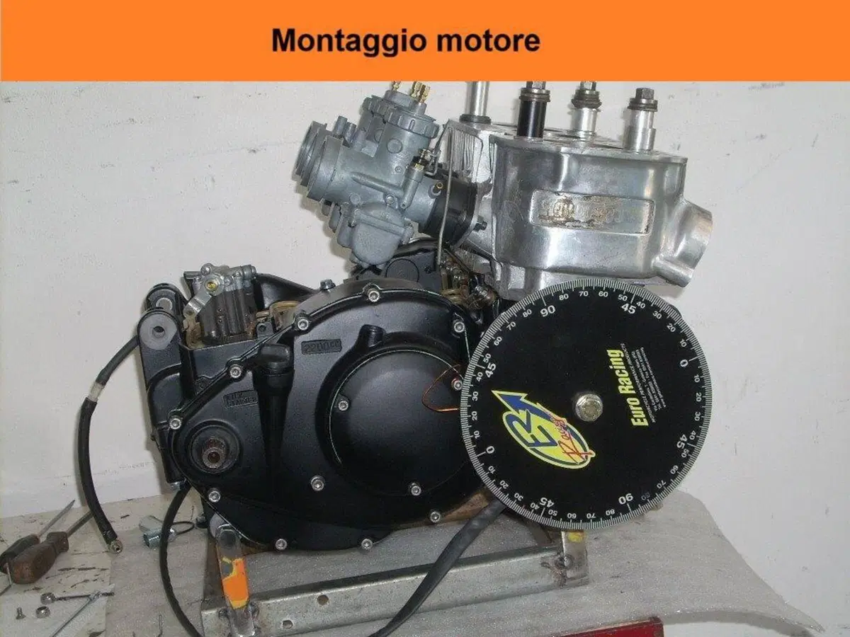 Suzuki gt 750 replica TR 750 1974/1975 (12)