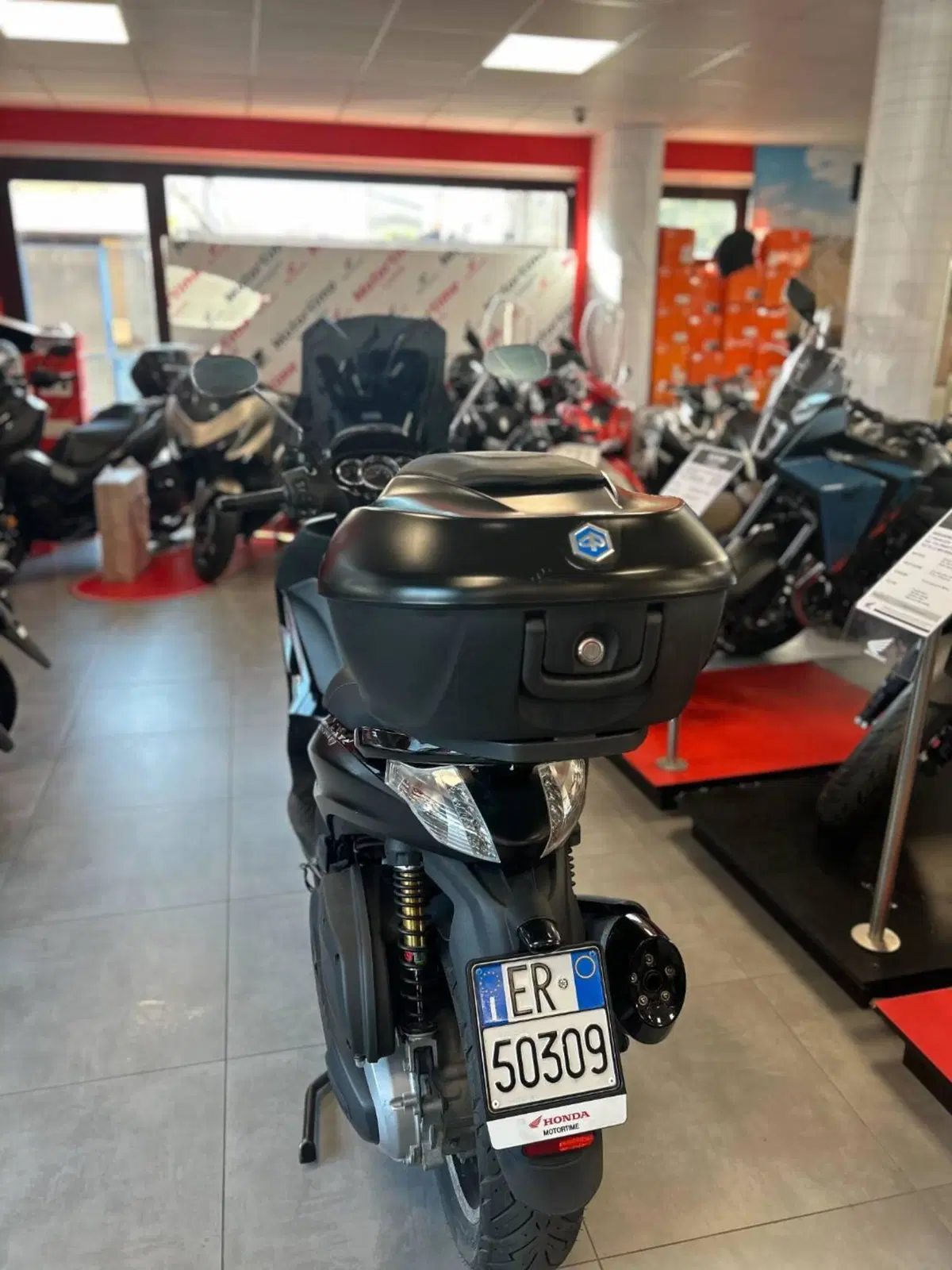 Piaggio Beverly 350 Police ABS-ASR (2018 - 20) (3)
