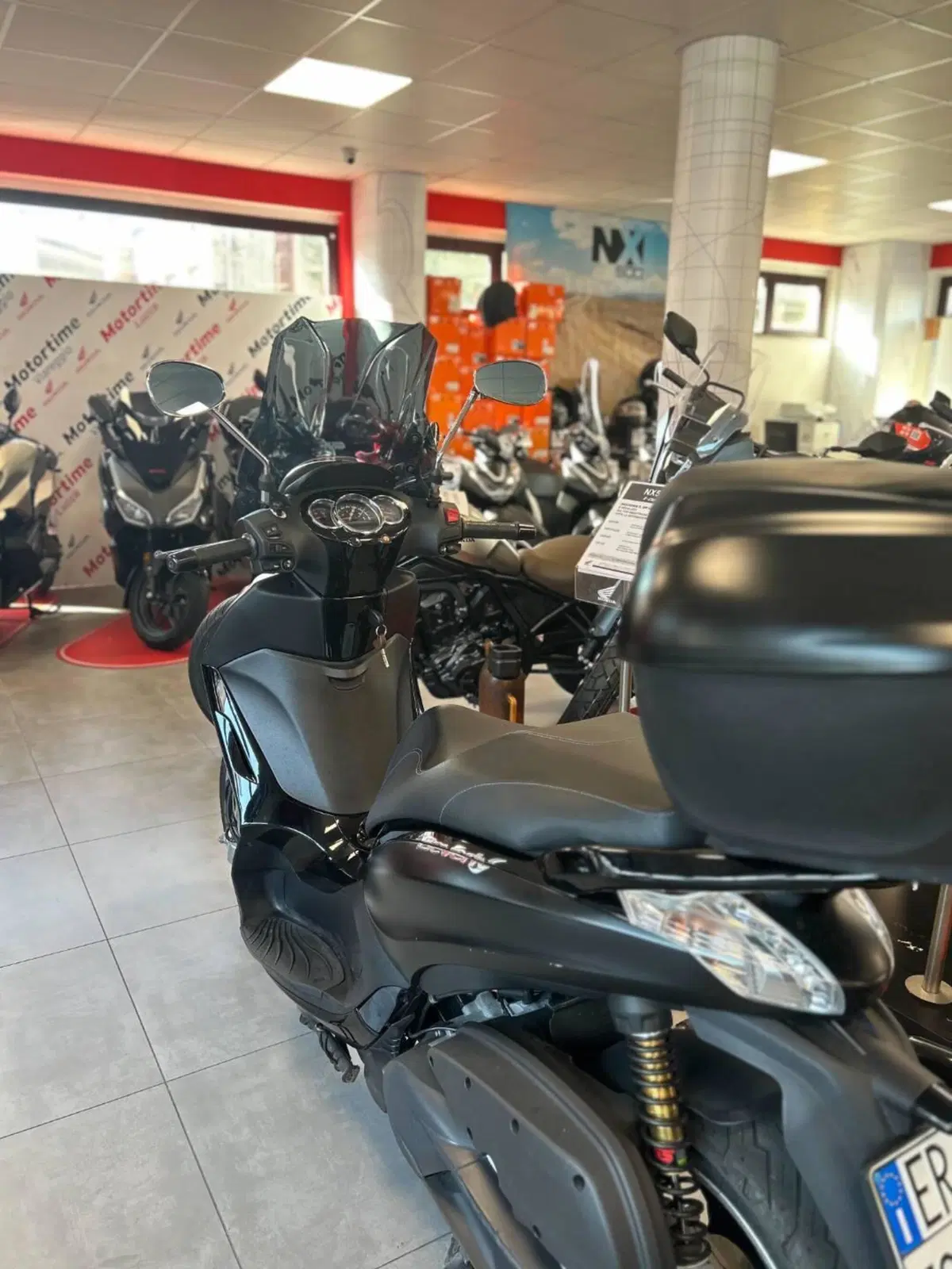 Piaggio Beverly 350 Police ABS-ASR (2018 - 20) (5)