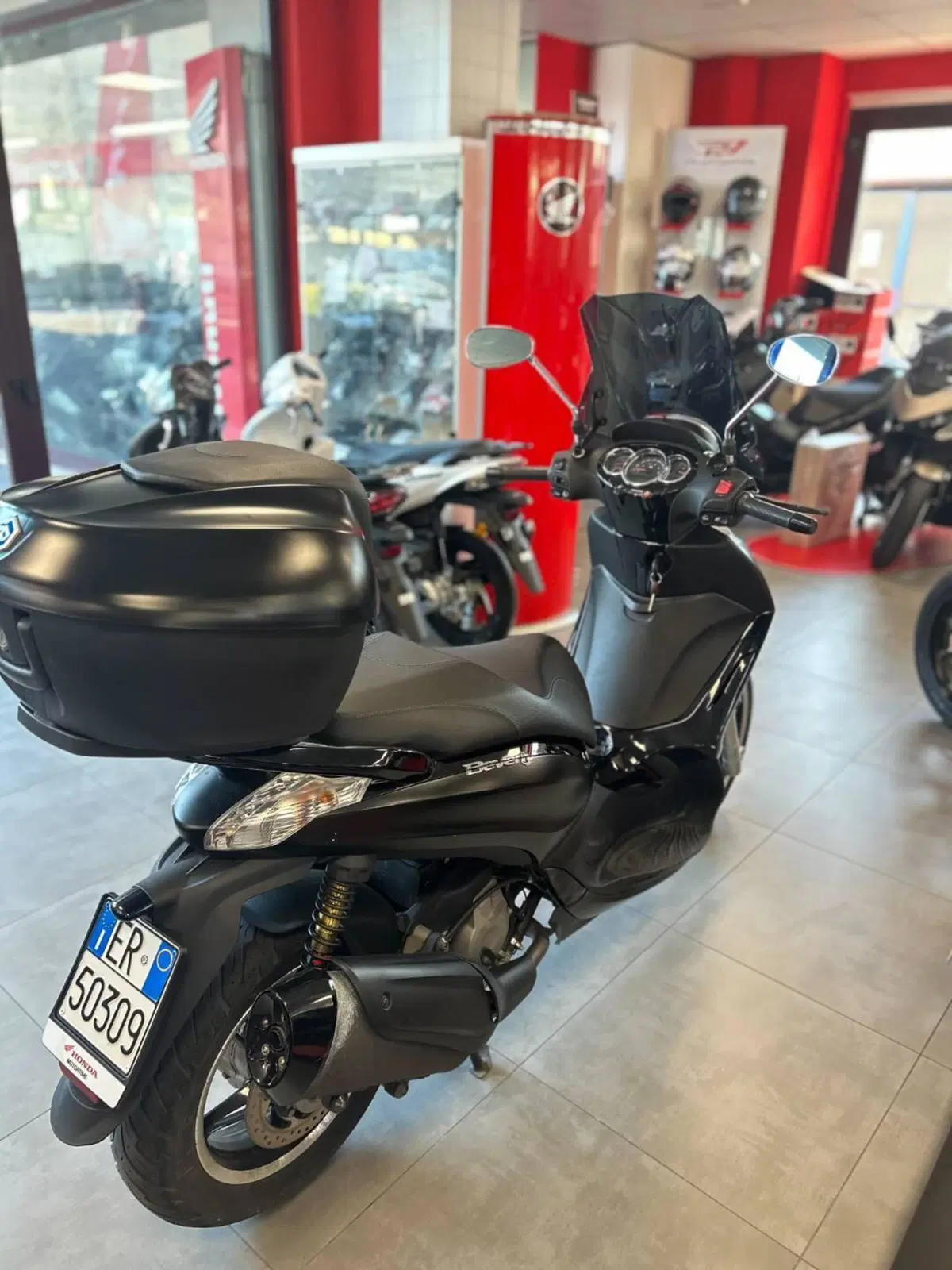 Piaggio Beverly 350 Police ABS-ASR (2018 - 20) (4)