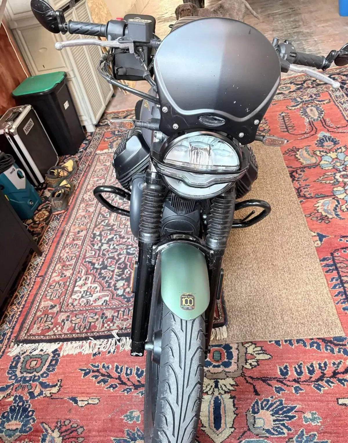 Moto Guzzi V7 Stone Centenario (2021 - 22) (2)