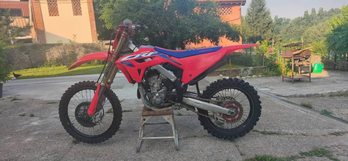 Honda CRF 250R (2023) (2)