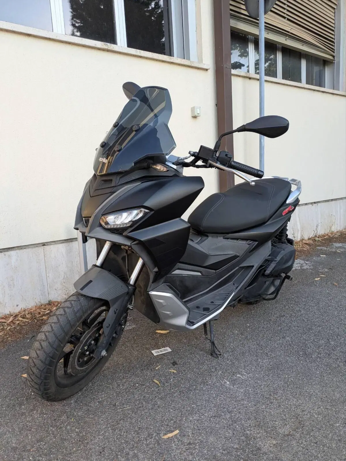 Aprilia SR GT 125 (2022 - 24) (4)