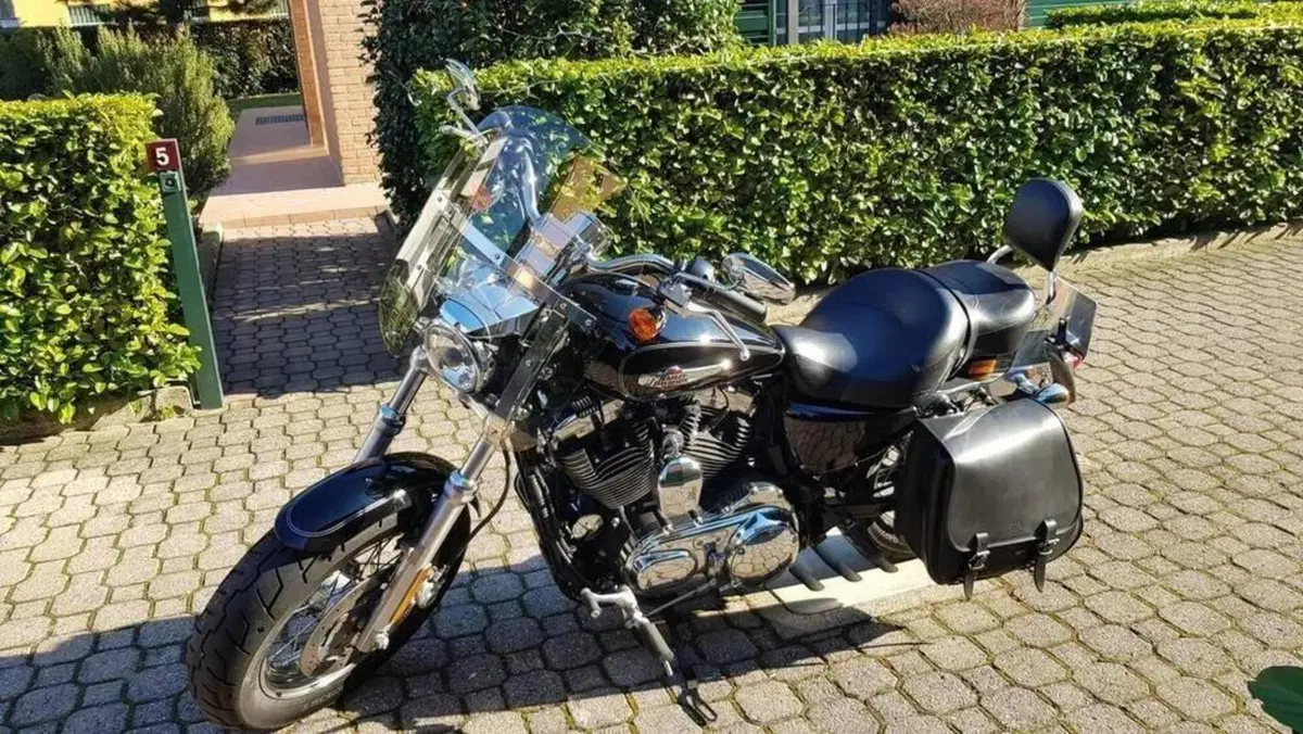 Harley-Davidson 1200 Custom (2007 - 13) - XL 1200C (3)