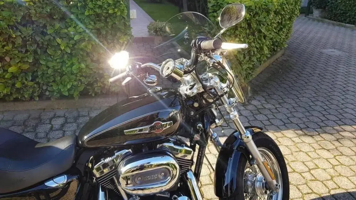 Harley-Davidson 1200 Custom (2007 - 13) - XL 1200C (4)