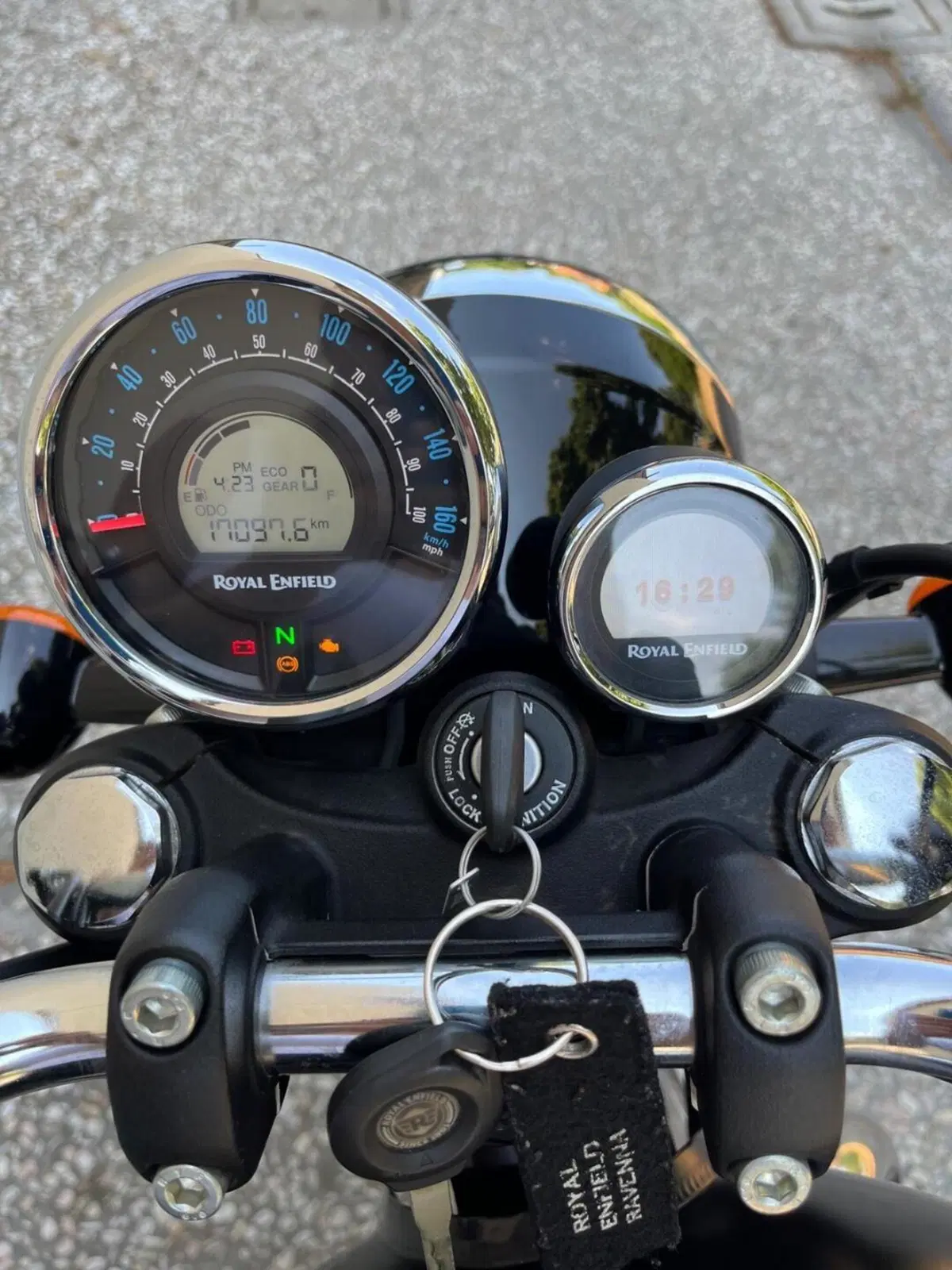 Royal Enfield Meteor 350 (2021 - 26) (3)