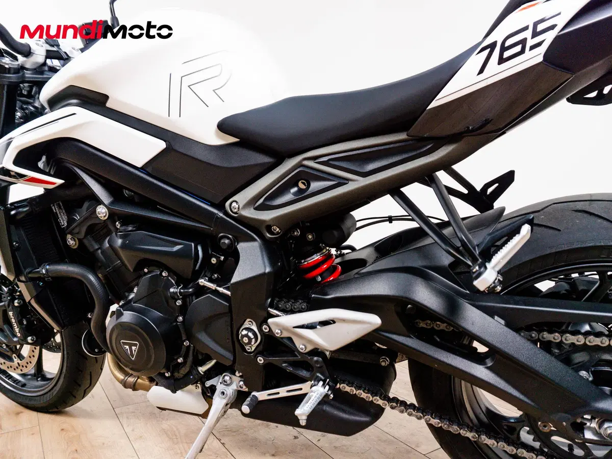 Triumph Street Triple 765 R (2023 - 26) (10)