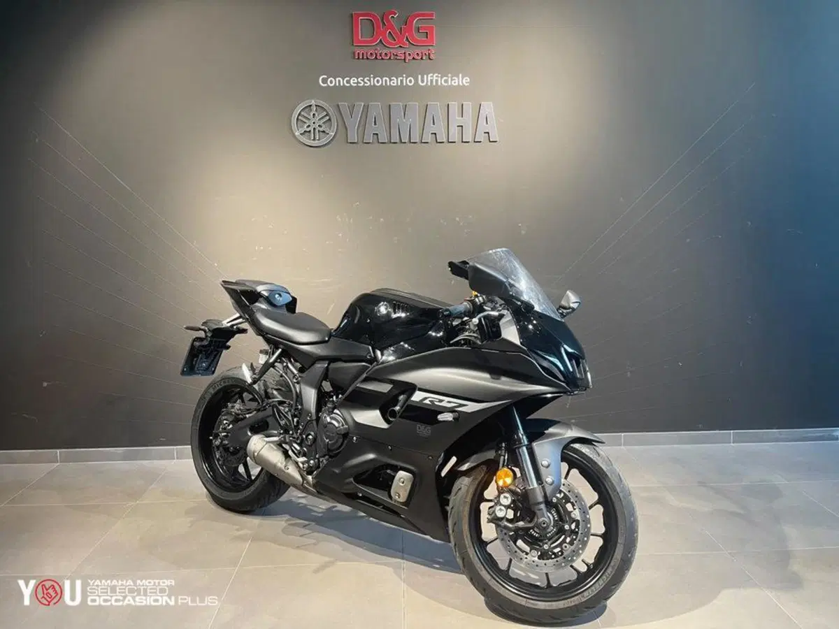 Yamaha YZF R7 (2021 - 25) (2)