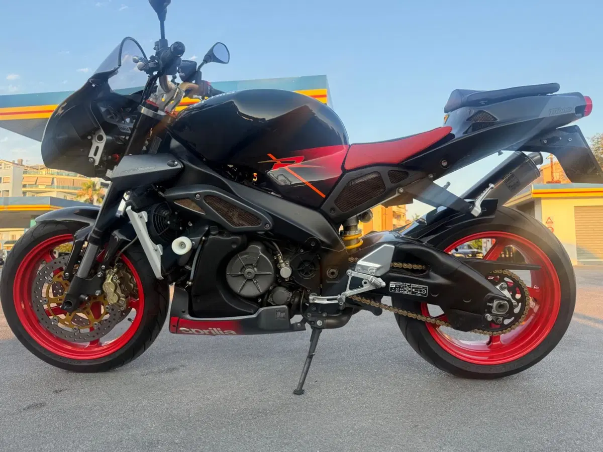 Aprilia Tuono 1000 (2003 - 04)