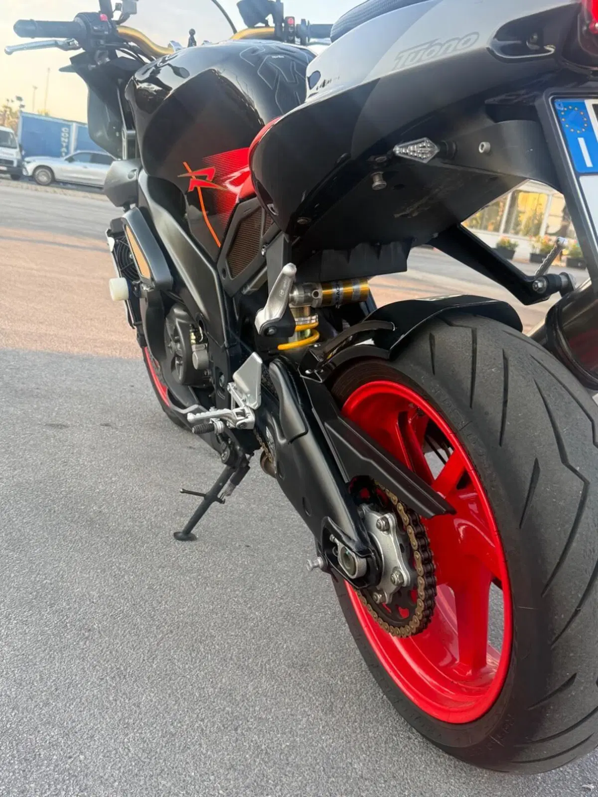 Aprilia Tuono 1000 (2003 - 04) (4)