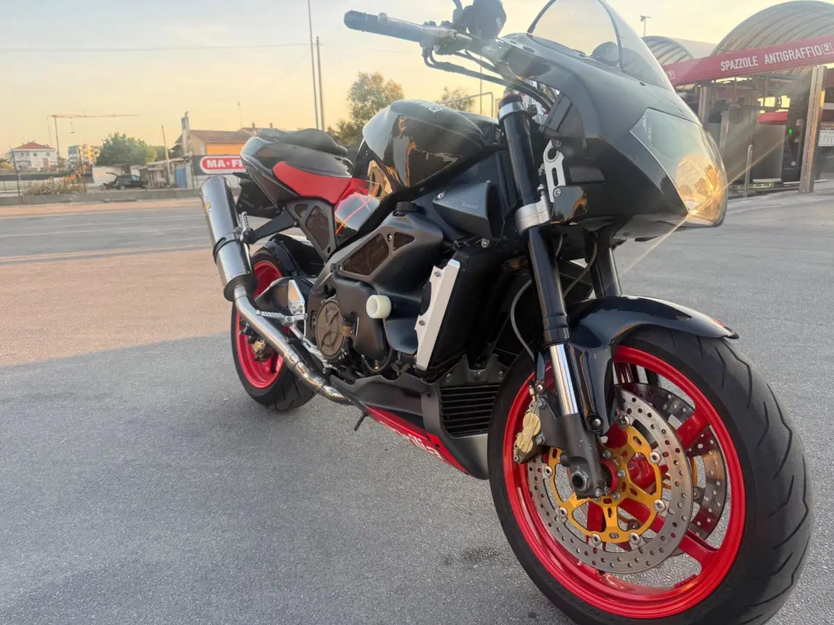 Aprilia Tuono 1000 (2003 - 04) (11)