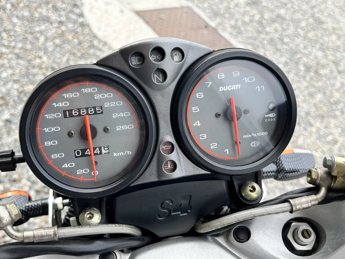 Ducati Monster S4 (2001 - 03) (7)