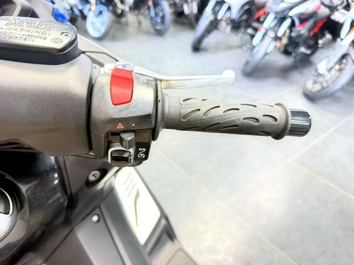 Yamaha T-Max 530 ABS (2015 - 17) (8)