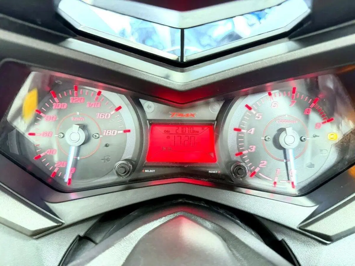 Yamaha T-Max 530 ABS (2015 - 17) (9)