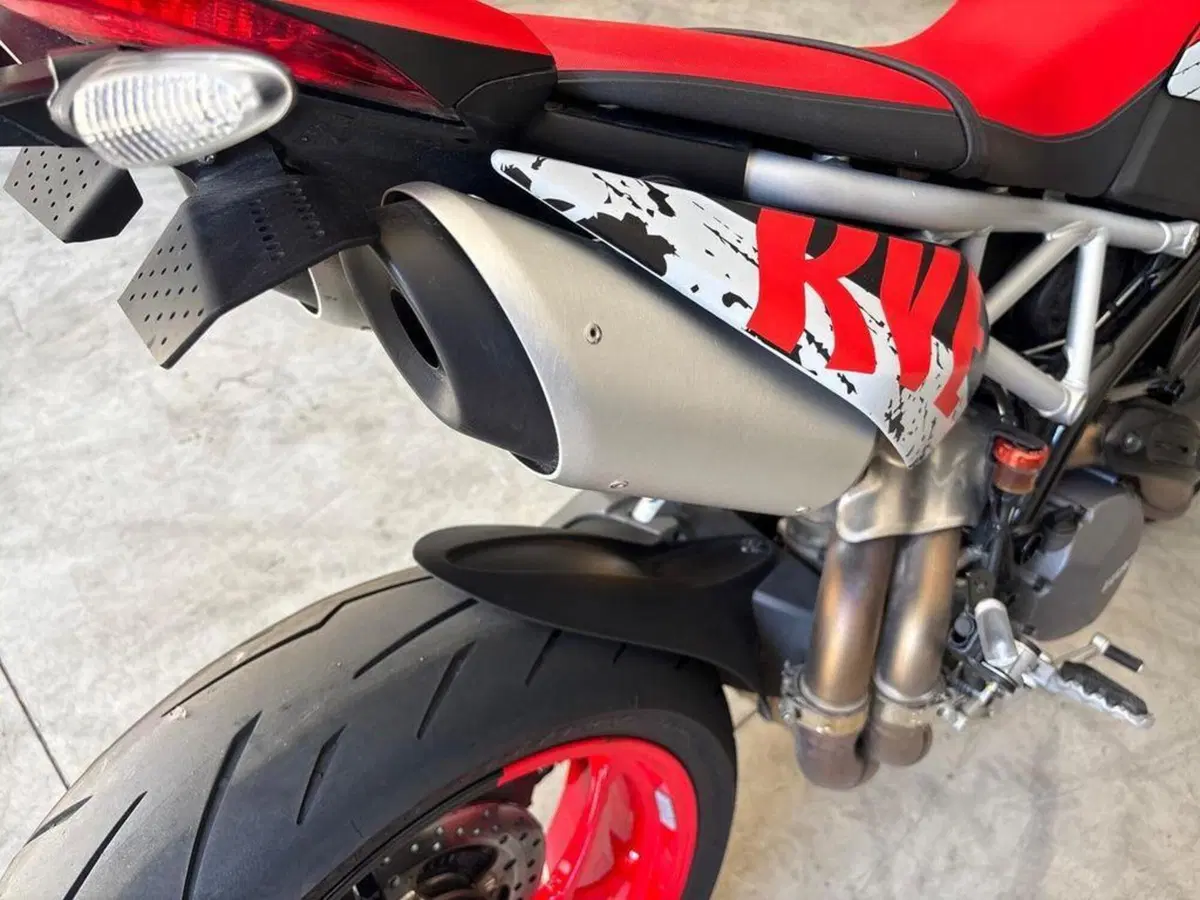 Ducati Hypermotard 950 RVE (2022 - 25) (10)