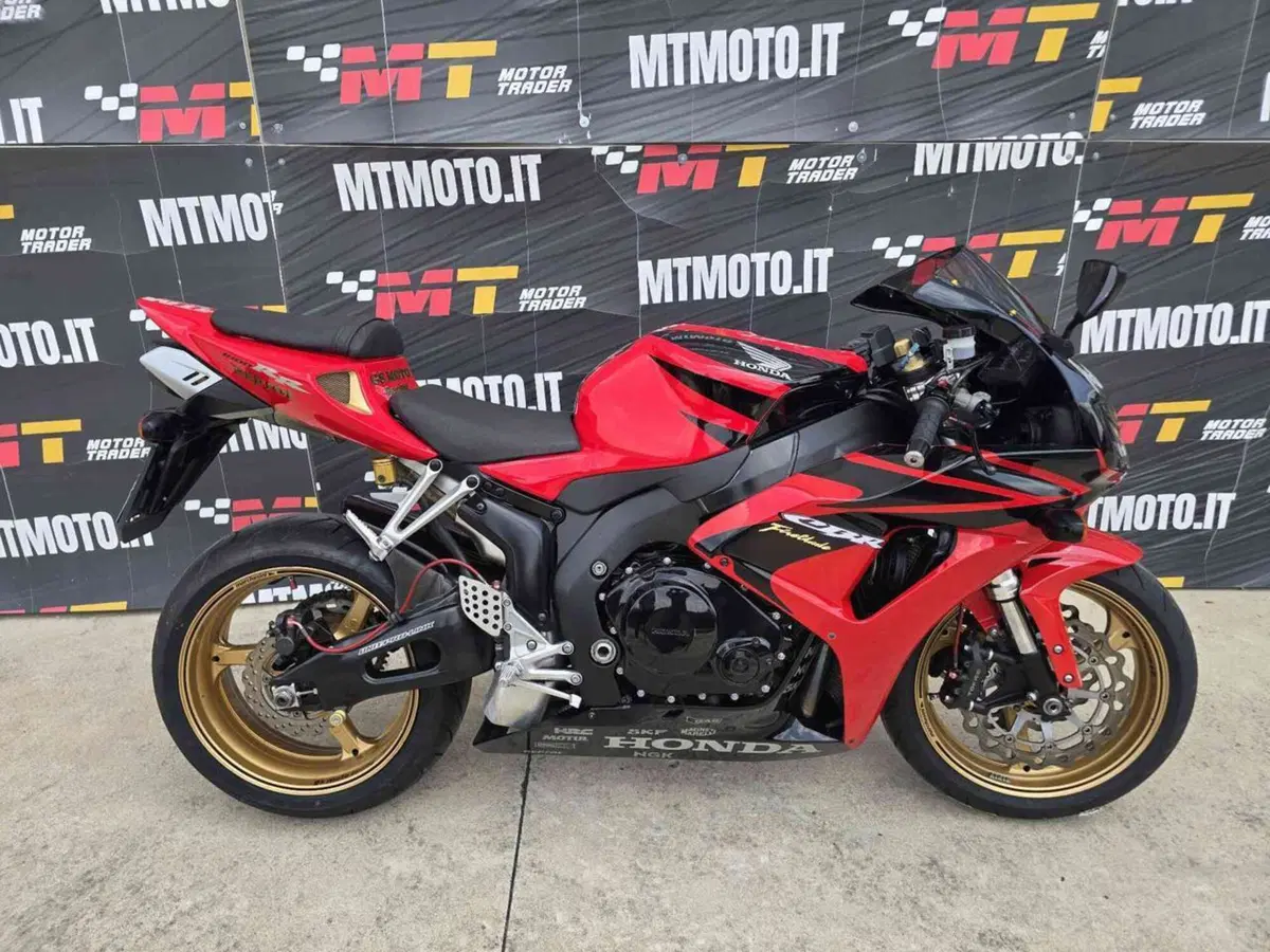 Honda CBR 1000 RR Fireblade (2006 - 07)