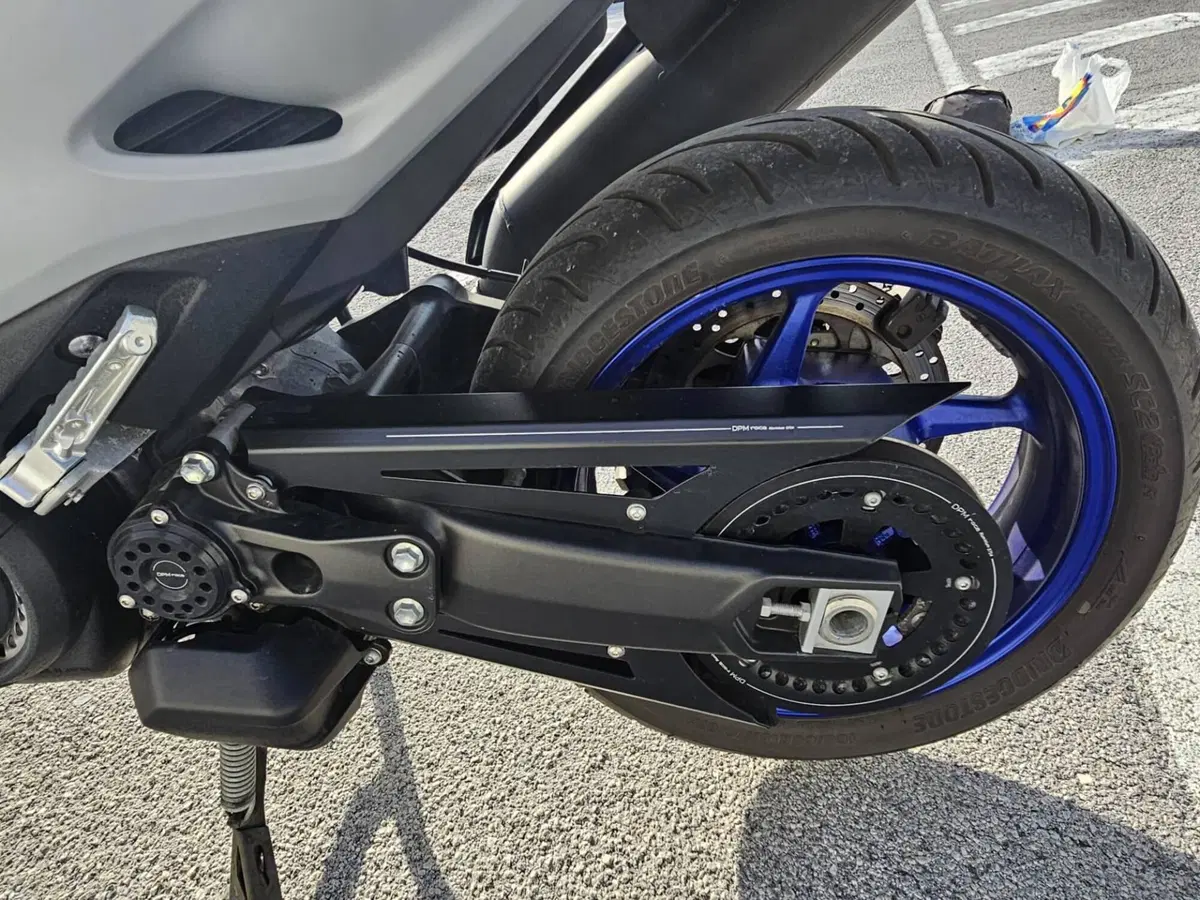 Yamaha T-Max 560 Tech Max (2020) (7)