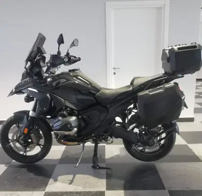 Bmw R 1300 GS Triple Black (2023 - 26) usata