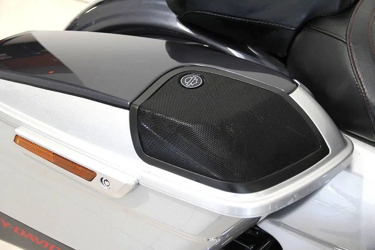 Harley-Davidson 117 Street Glide (2018 - 20) - FLHXSE (6)