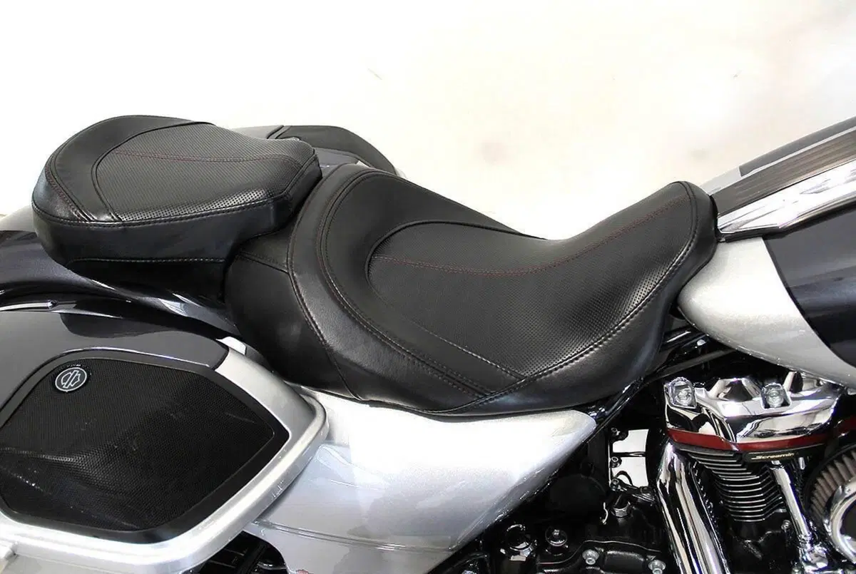Harley-Davidson 117 Street Glide (2018 - 20) - FLHXSE (8)