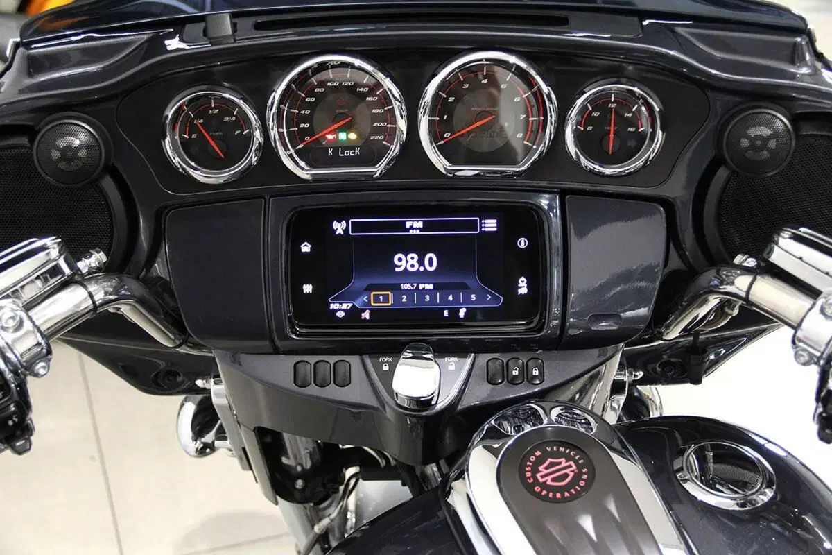 Harley-Davidson 117 Street Glide (2018 - 20) - FLHXSE (11)