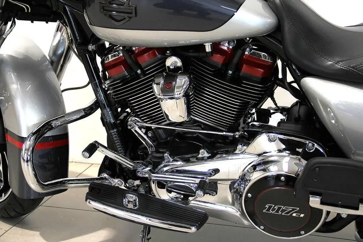 Harley-Davidson 117 Street Glide (2018 - 20) - FLHXSE (17)
