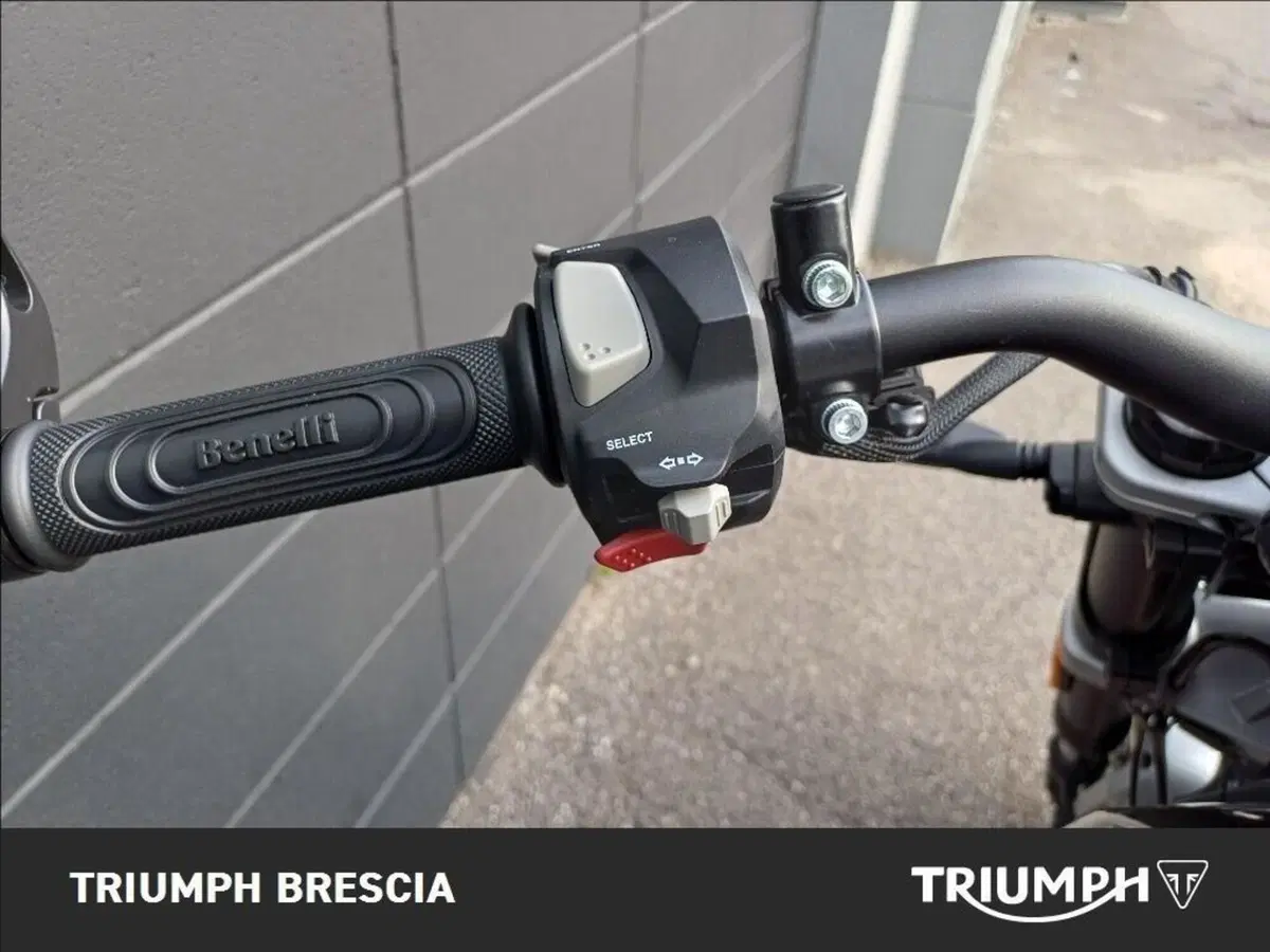 Benelli Leoncino 400 Bobber (2026) (9)