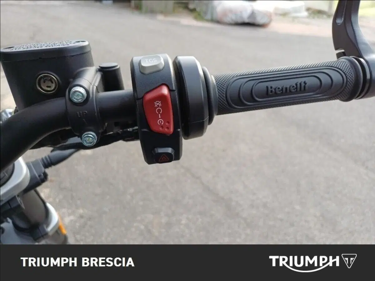 Benelli Leoncino 400 Bobber (2026) (10)