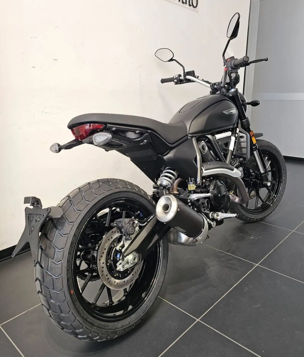Ducati Scrambler 800 Icon Dark (2025 - 26) (4)