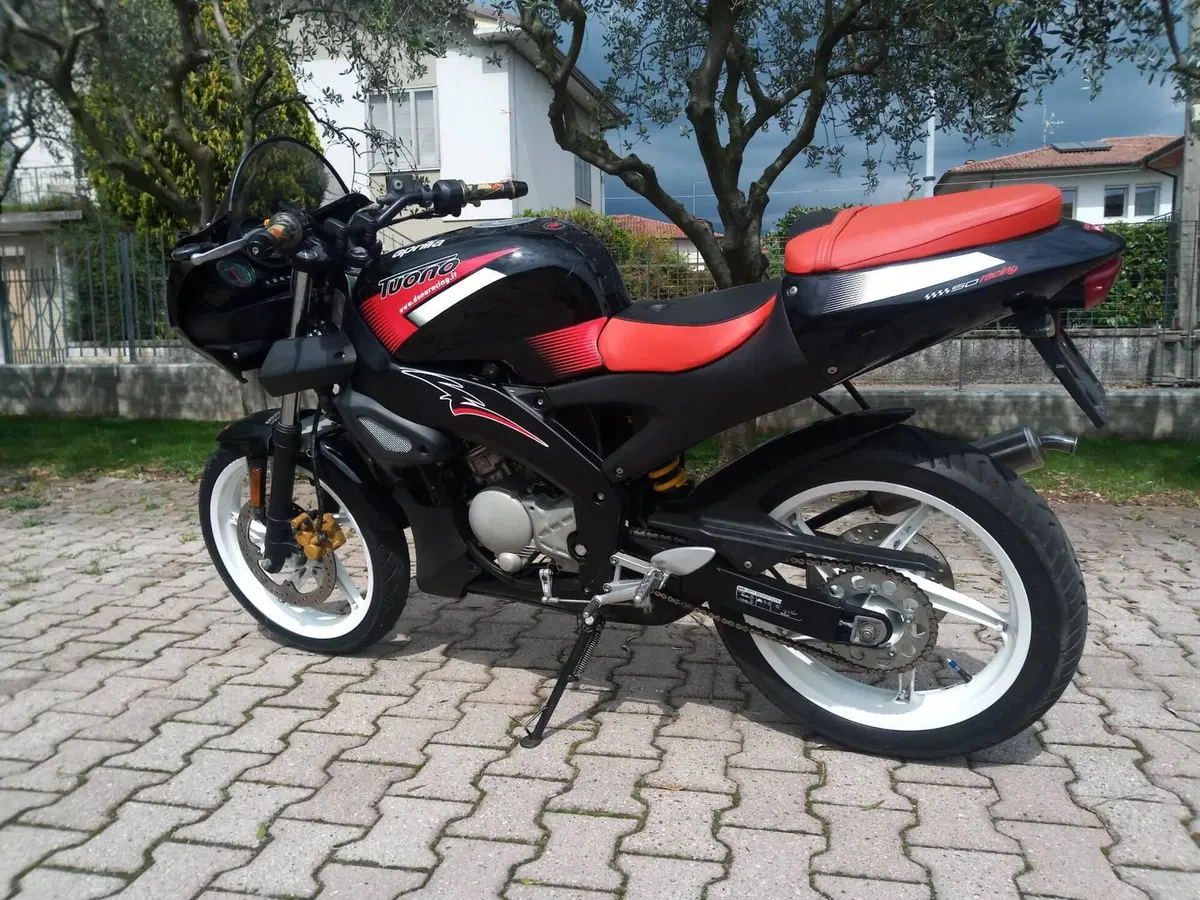 Aprilia Tuono 50 (2003 - 05) (2)