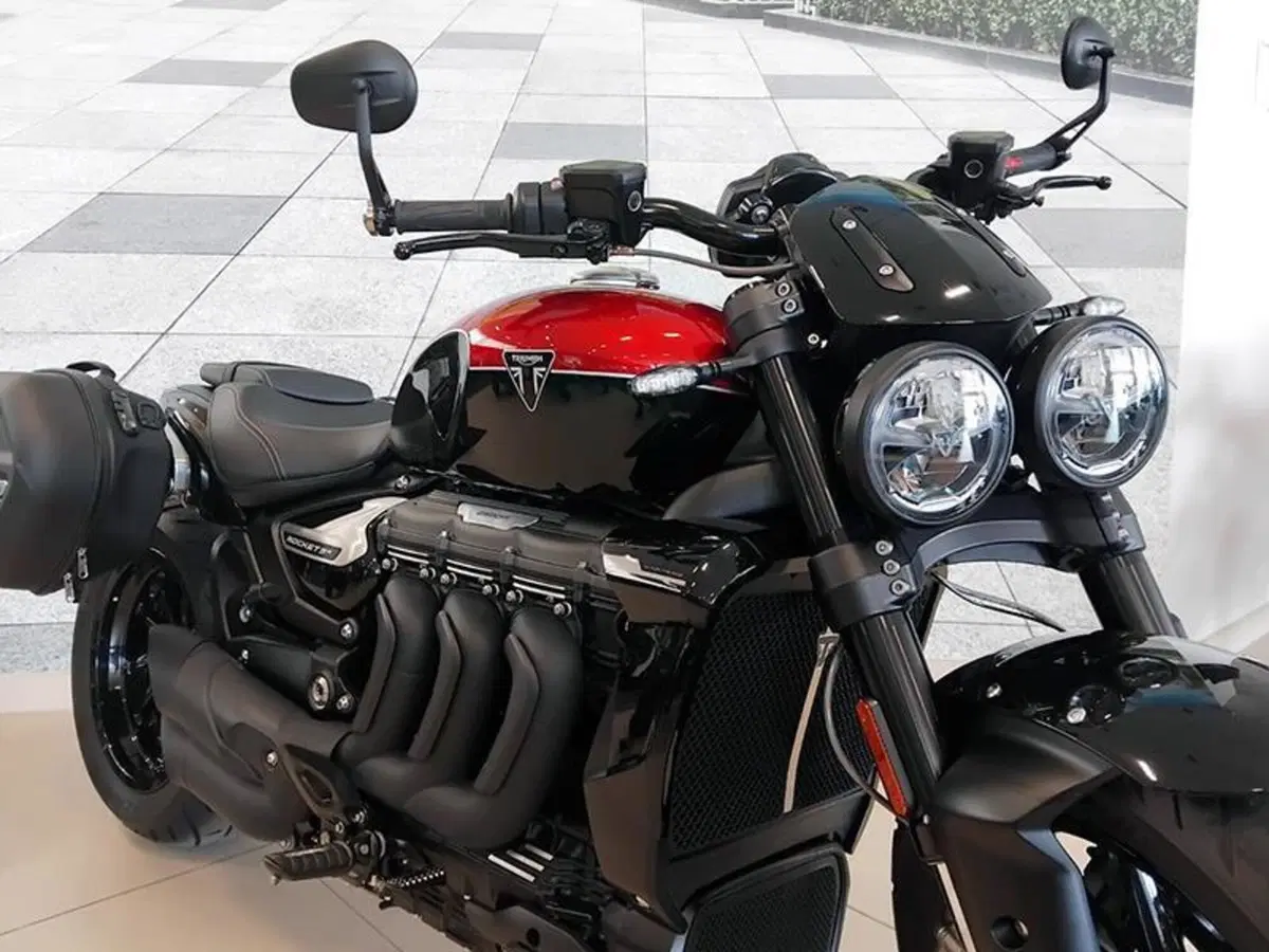 Triumph Rocket 3 Storm R (2024 - 26) (2)
