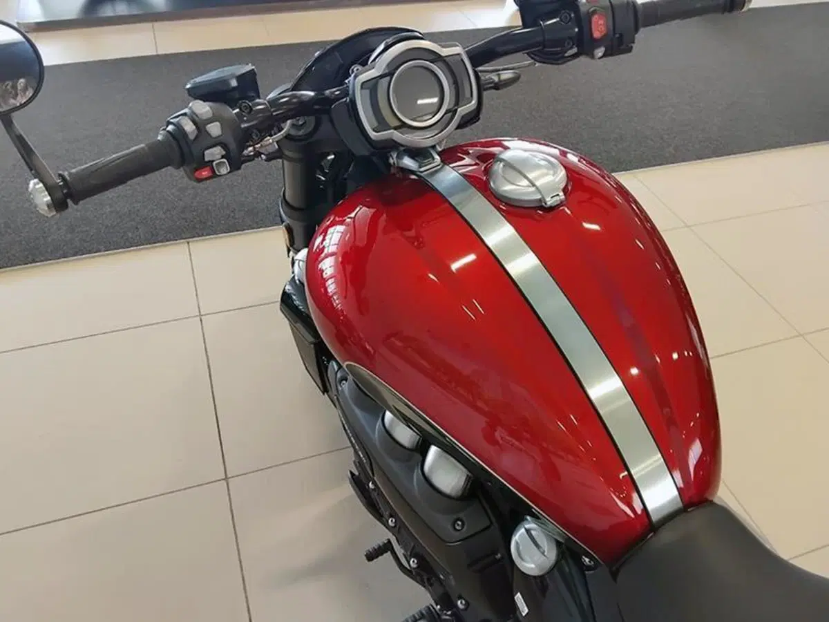 Triumph Rocket 3 Storm R (2024 - 26) (3)