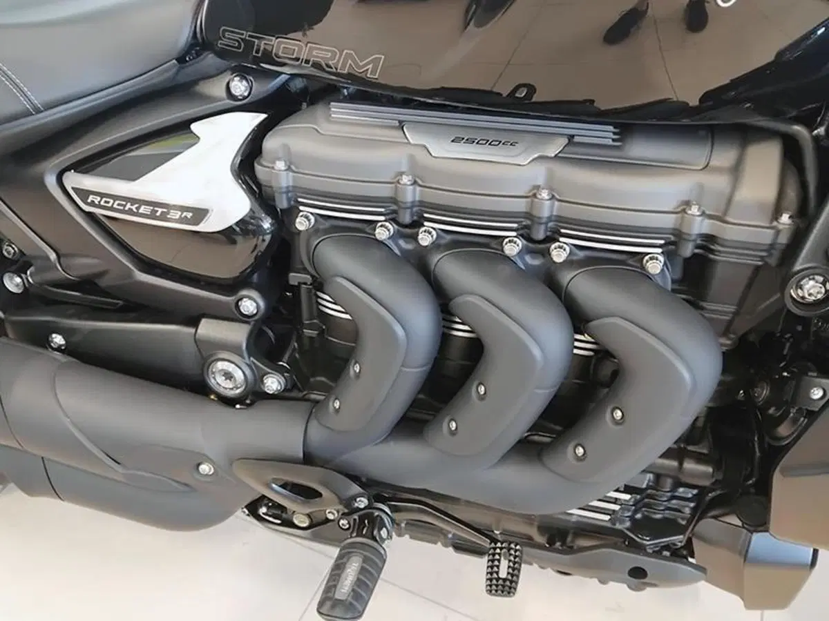 Triumph Rocket 3 Storm R (2024 - 26) (8)