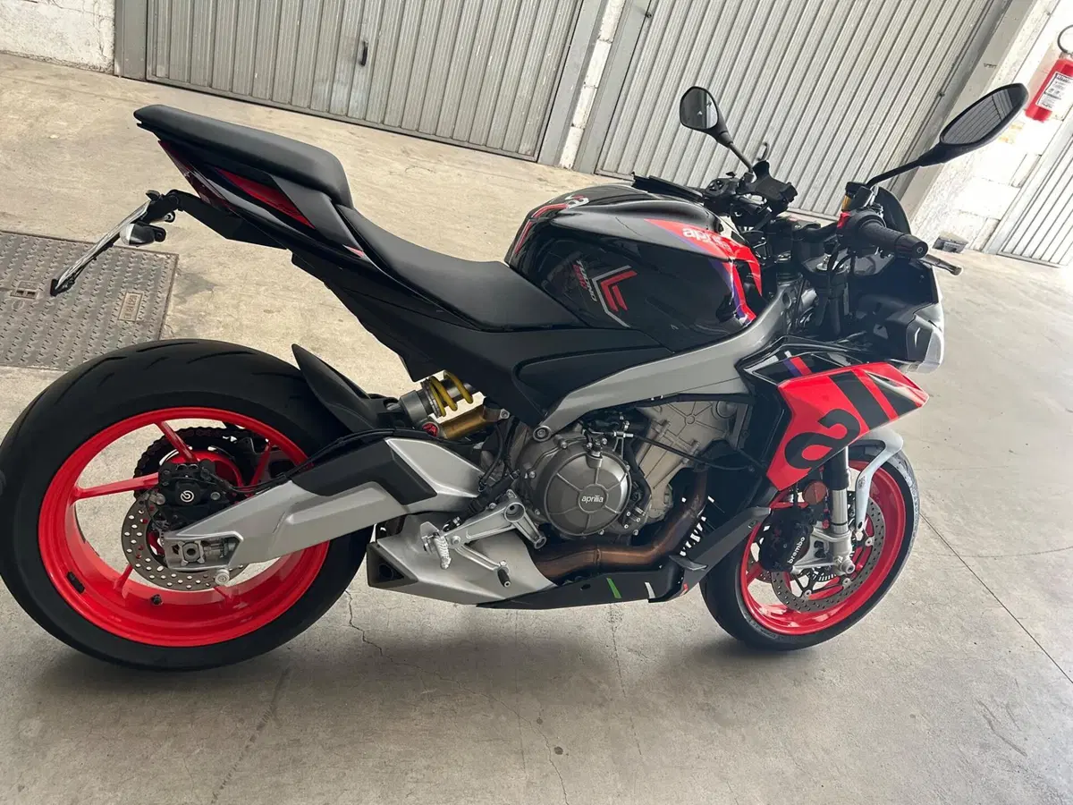 Aprilia Tuono 660 Factory (2022 - 24) (3)