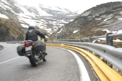 A Treviso 14 motociclisti morti in sei mesi, sotto accusa i guardrail