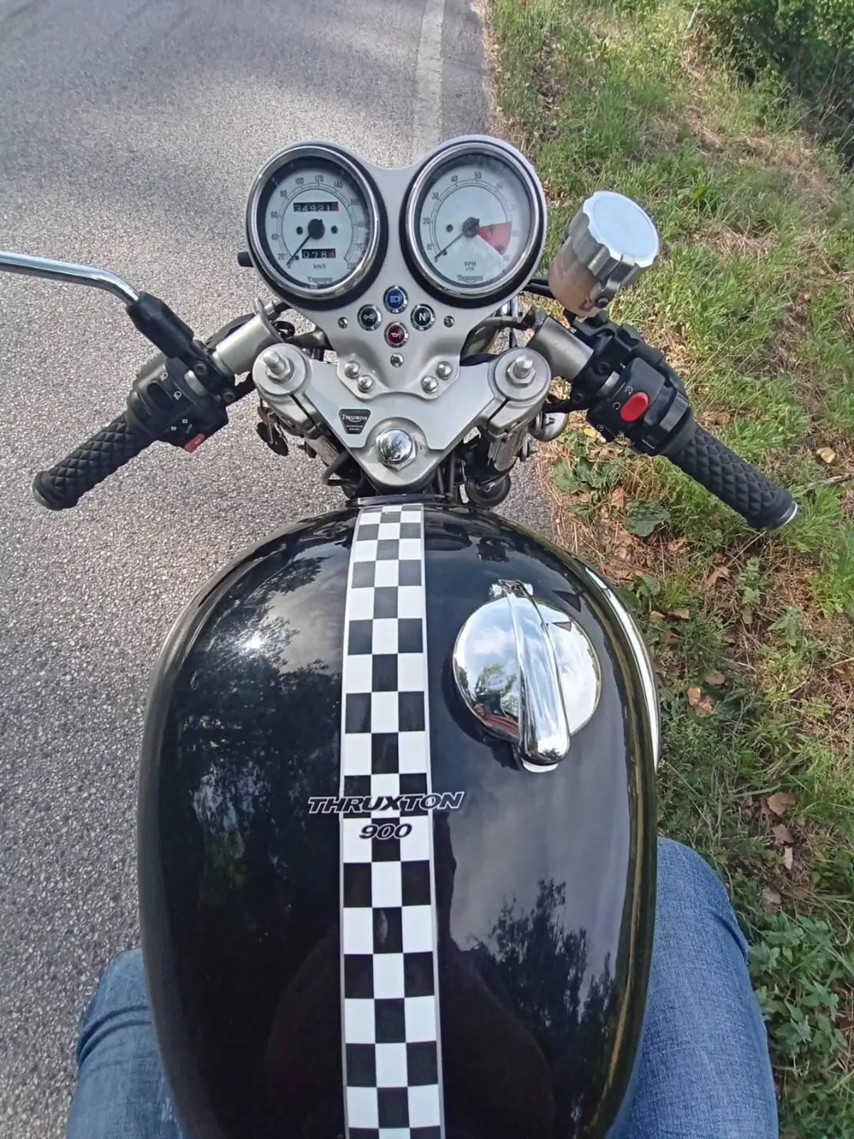 Triumph Thruxton 900 (2004 - 15) (4)