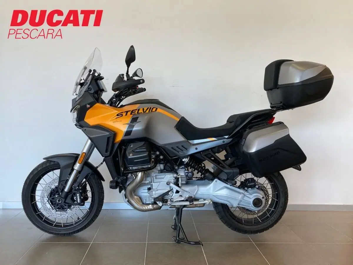 Moto Guzzi Stelvio (2024 - 26) (4)
