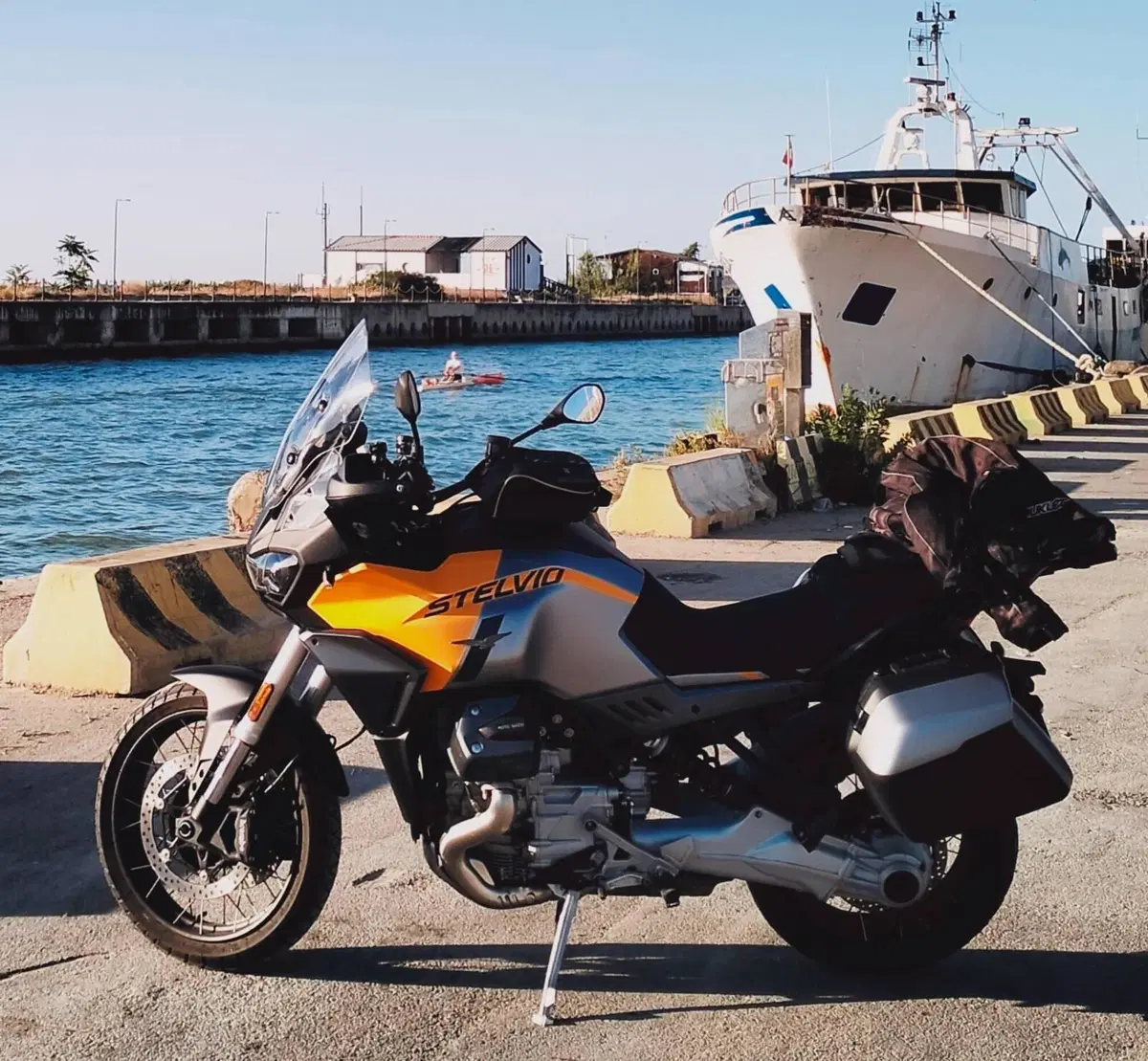 Moto Guzzi Stelvio (2024 - 26) (5)