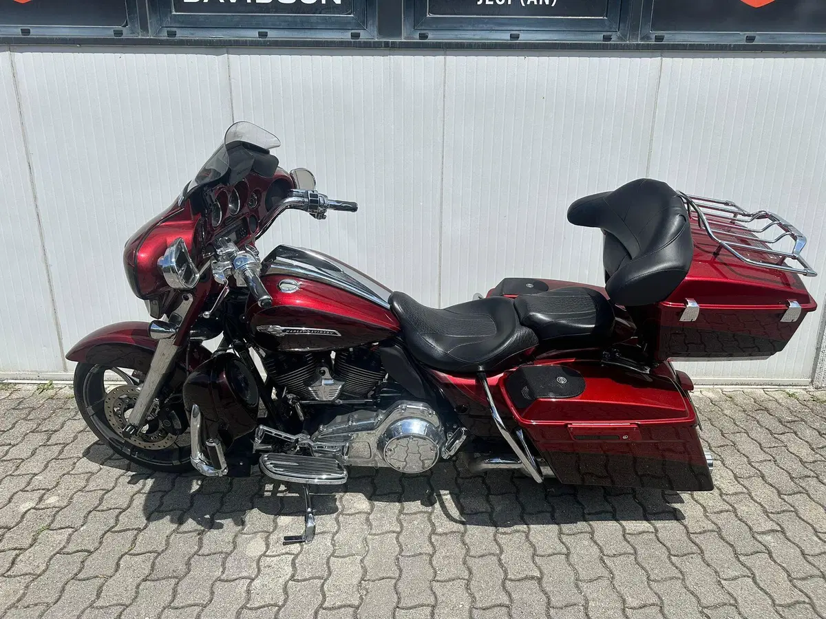 Harley-Davidson 1800 Street Glide (2012 - 13) - FLSTSE (4)