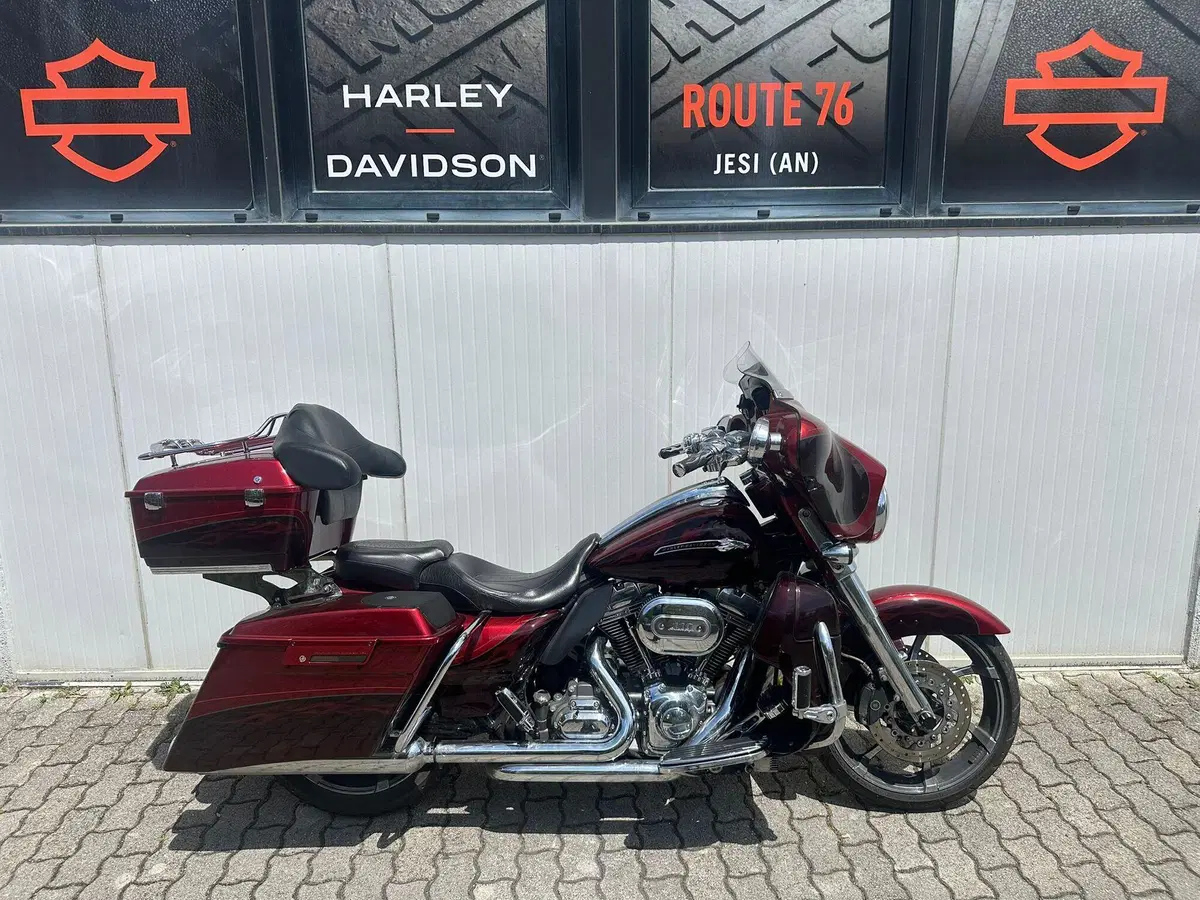 Harley-Davidson 1800 Street Glide (2012 - 13) - FLSTSE (15)