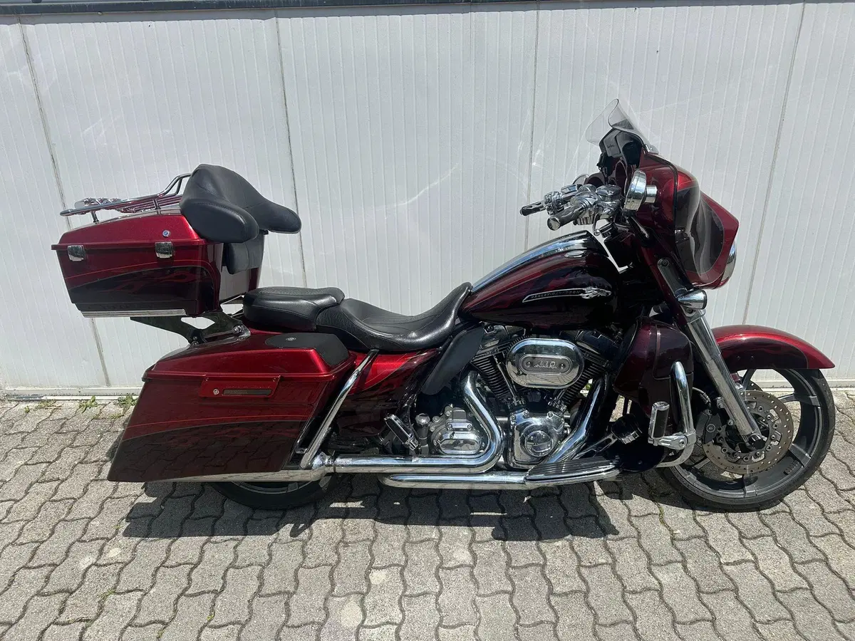 Harley-Davidson 1800 Street Glide (2012 - 13) - FLSTSE (16)